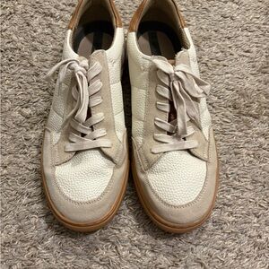 Crown Vintage Cream and Tan Sneakers